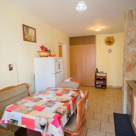 Rustic & Spacious 3Br Apartment Bucharest Exterior photo