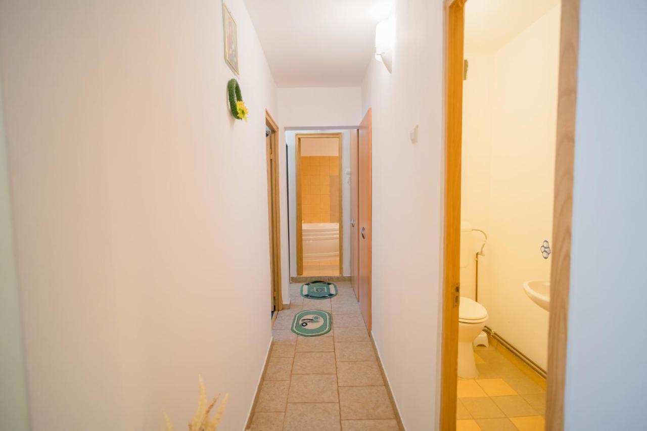 Rustic & Spacious 3Br Apartment Bucharest Exterior photo