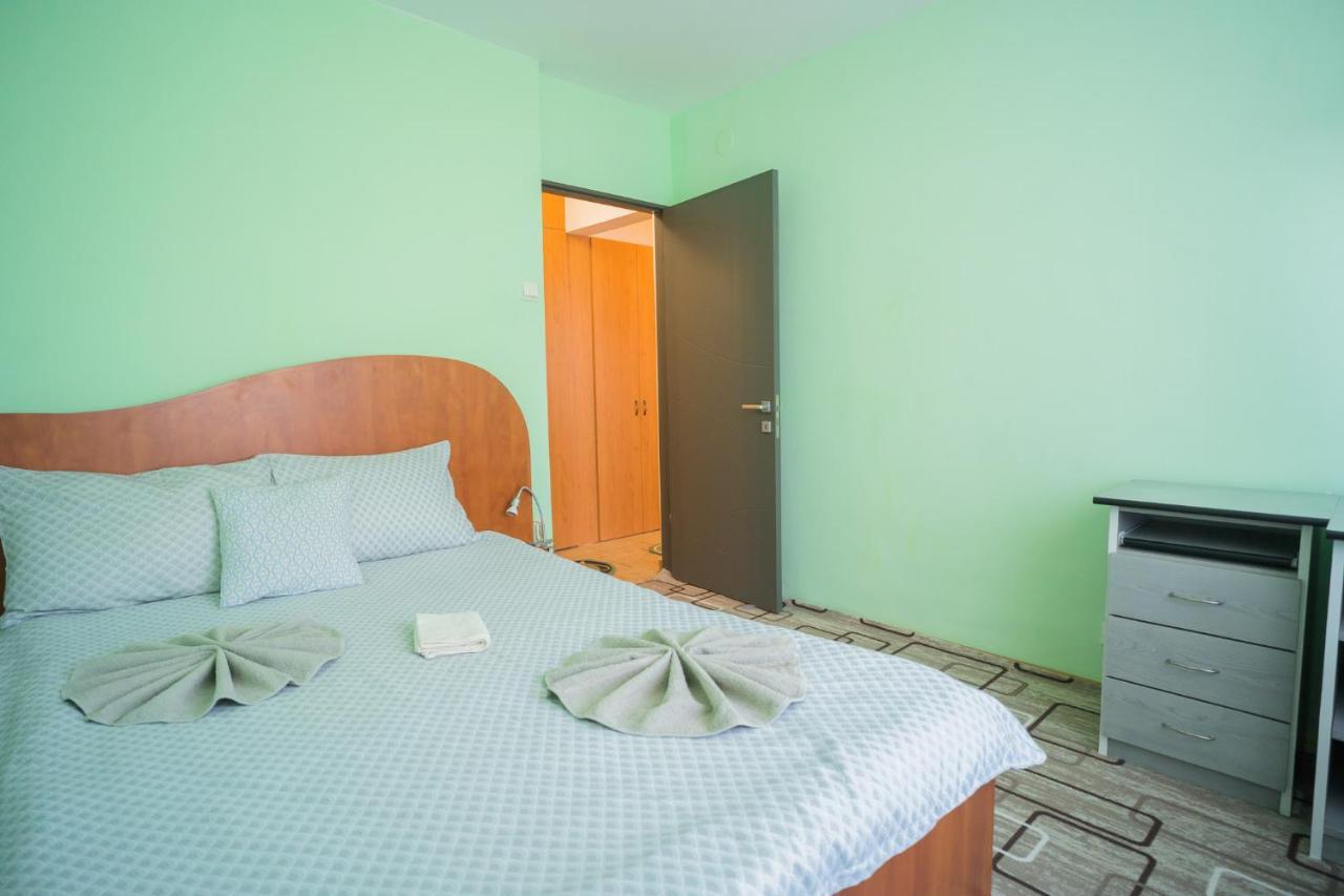 Rustic & Spacious 3Br Apartment Bucharest Exterior photo